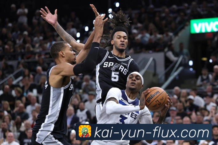 文班对决约基奇冲击12连胜 活塞力争提前锁定东部榜首